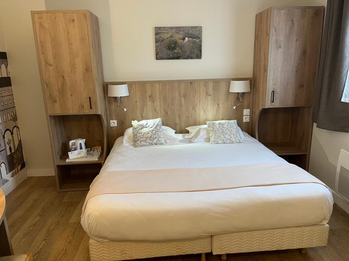 Logis Hotel Restaurant Du Lion D'Argent Et Des Tanneries ลา แชต ภายนอก รูปภาพ